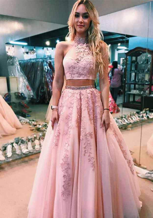 Ball Gown High-Neck Sleeveless Court Train Tulle Prom Dress With Beading Appliqued