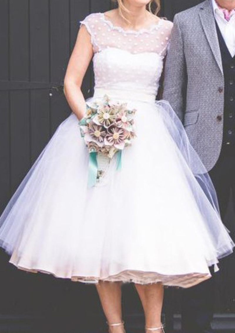 Ivory A-line Bateau Sleeveless Tea-Length Tulle Wedding Dress With Lace Waistband - STACEES