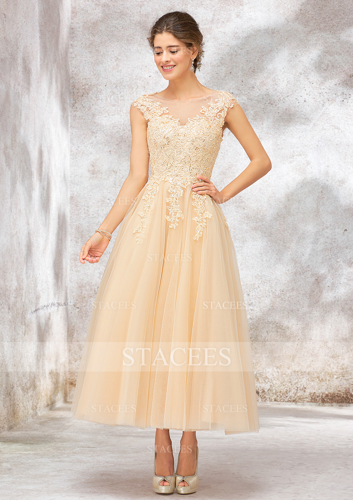 Trapèze col Illusion longueur mollet dentelle tulle robe de mariée