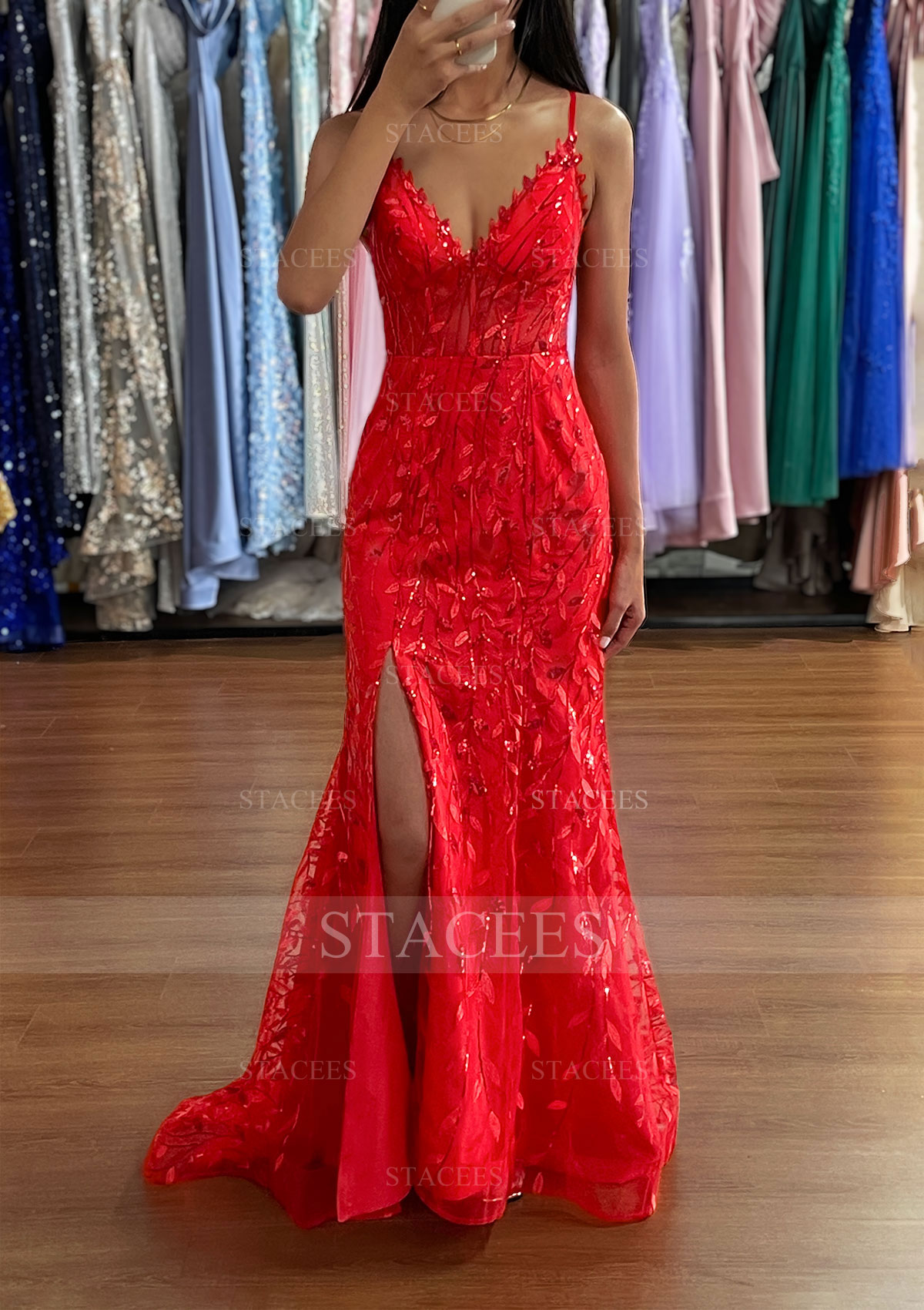 Rouge Robe trapèze col en v tulle traîne balayage robe de bal