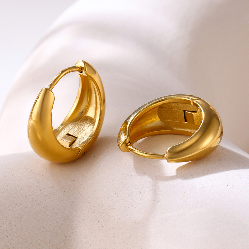Exquisite Vintage Ladies' Stainless Steel Earrings