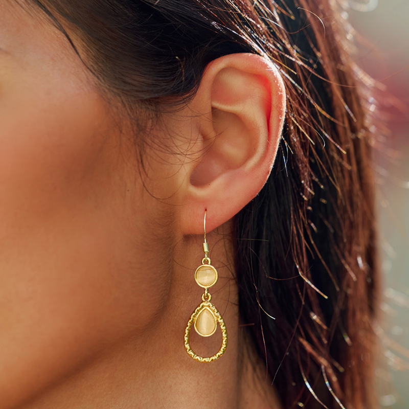 Classique unique alliage boucles d'oreilles