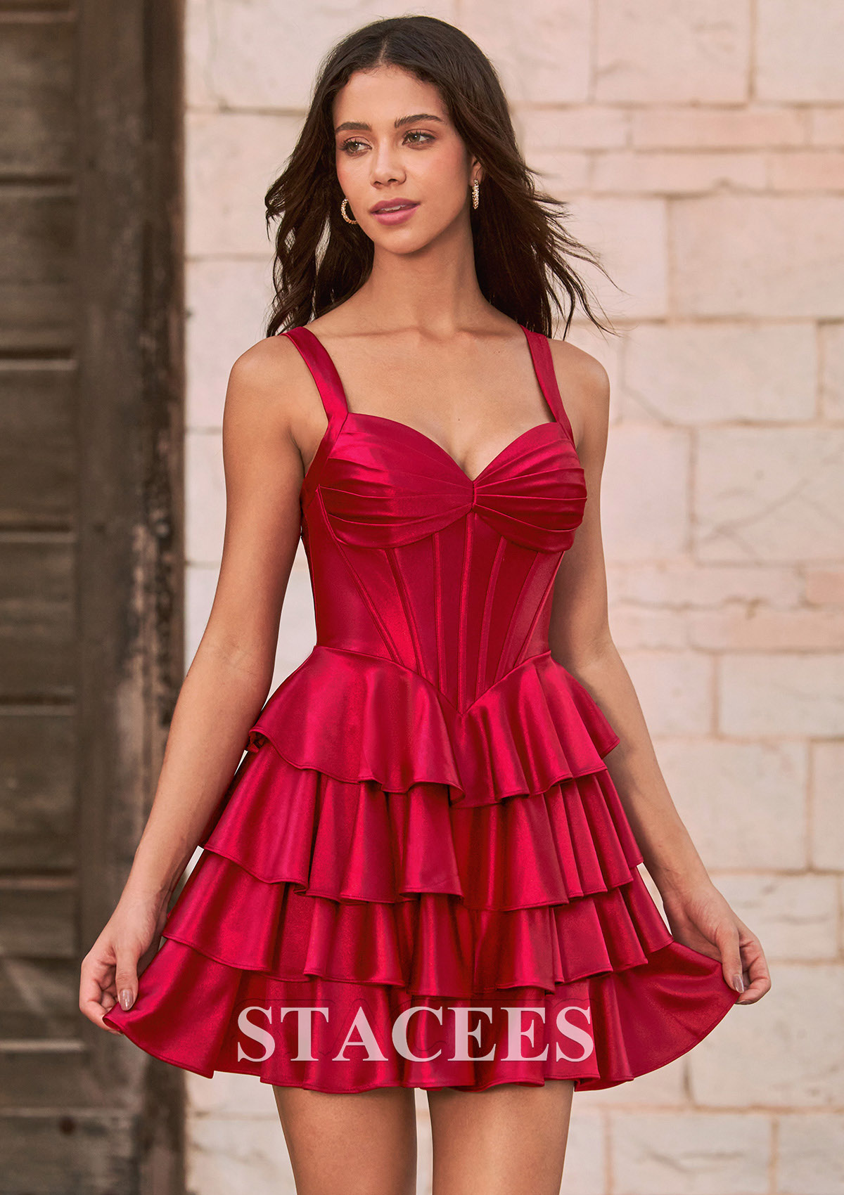 Bordeaux Trapèze col en v satin soyeux courte/mini robe de fête de la rentré avec plissé volants - STACEES