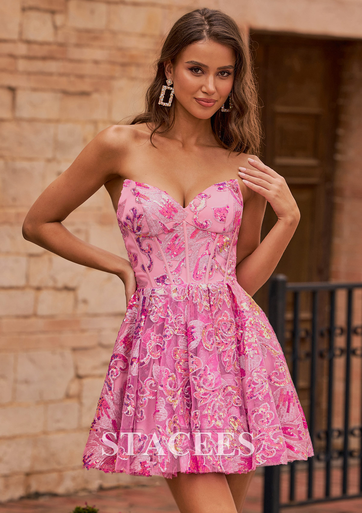 Rose Bonbon Robe trapèze col en v paillettes courte/mini robe de fête de la rentrée - STACEES