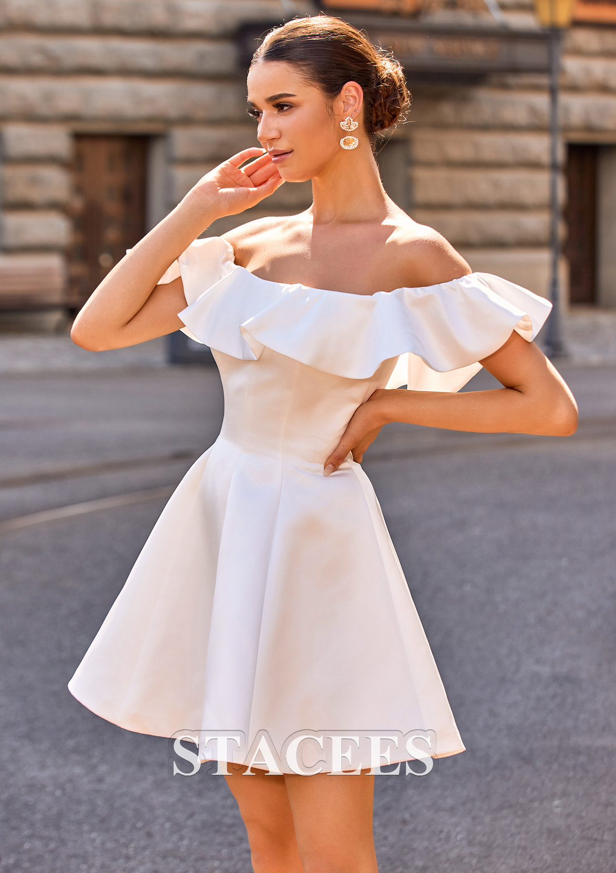 Blanco Vestido línea a hombros descubiertos satén corto/mini vestido para homecoming - STACEES