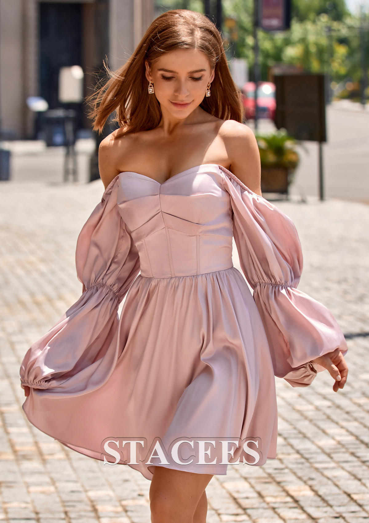 Rose Rougissant Robe trapèze épaule dénudée satin courte/mini robe de fête de la rentrée - STACEES