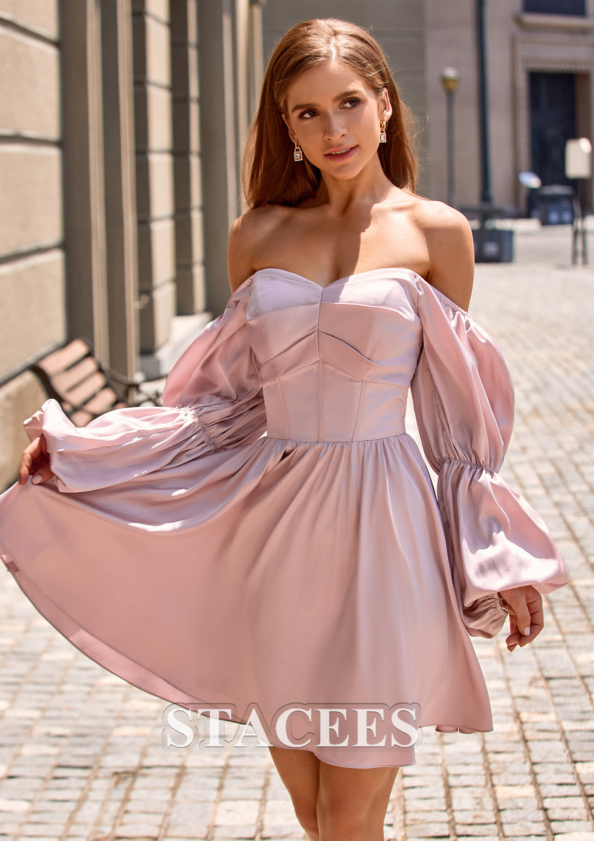 Rose Rougissant Robe trapèze épaule dénudée satin courte/mini robe de fête de la rentrée - STACEES