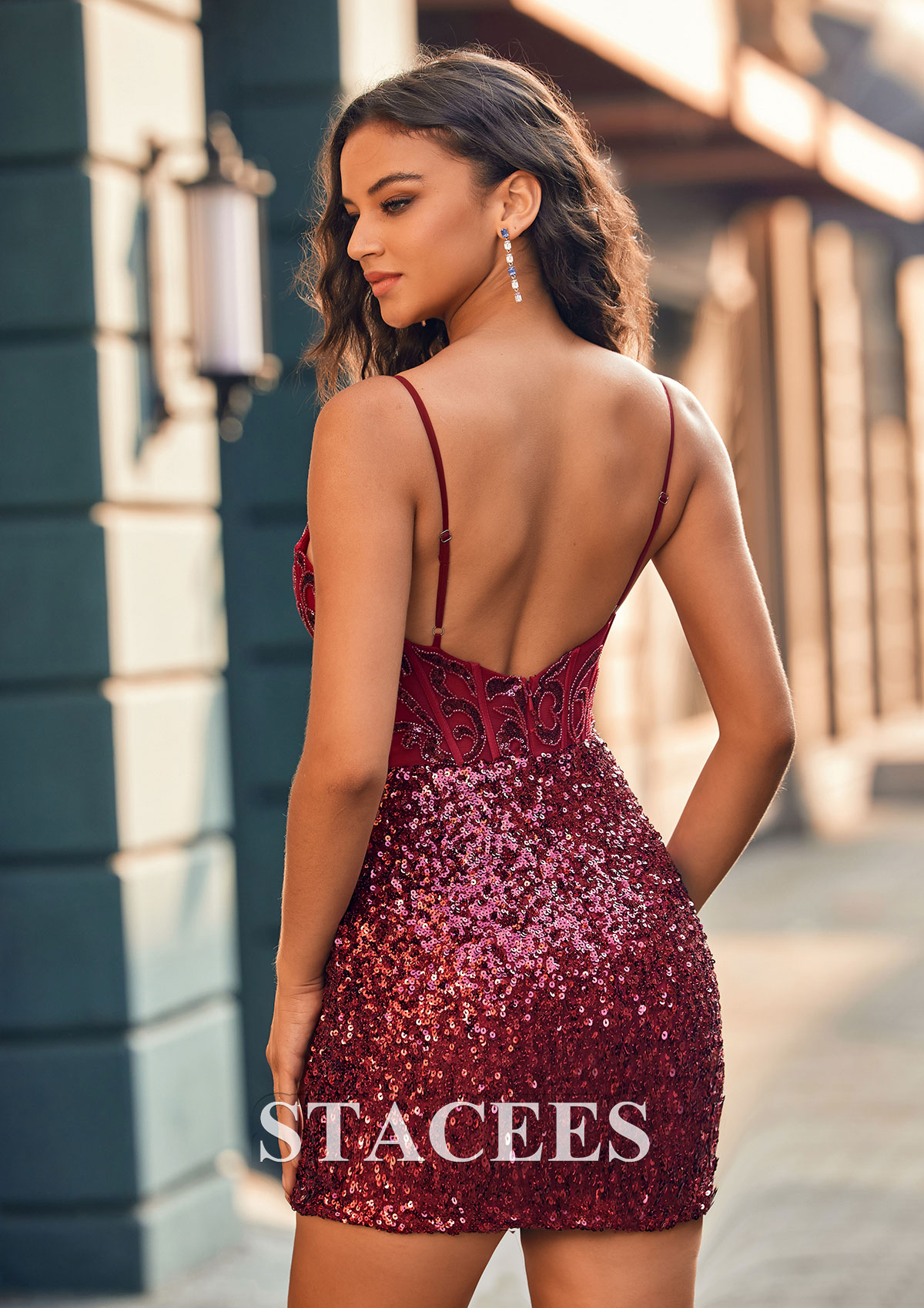 Bordeaux Fourreau col en v paillettes courte/mini robe de fête de la rentrée - STACEES