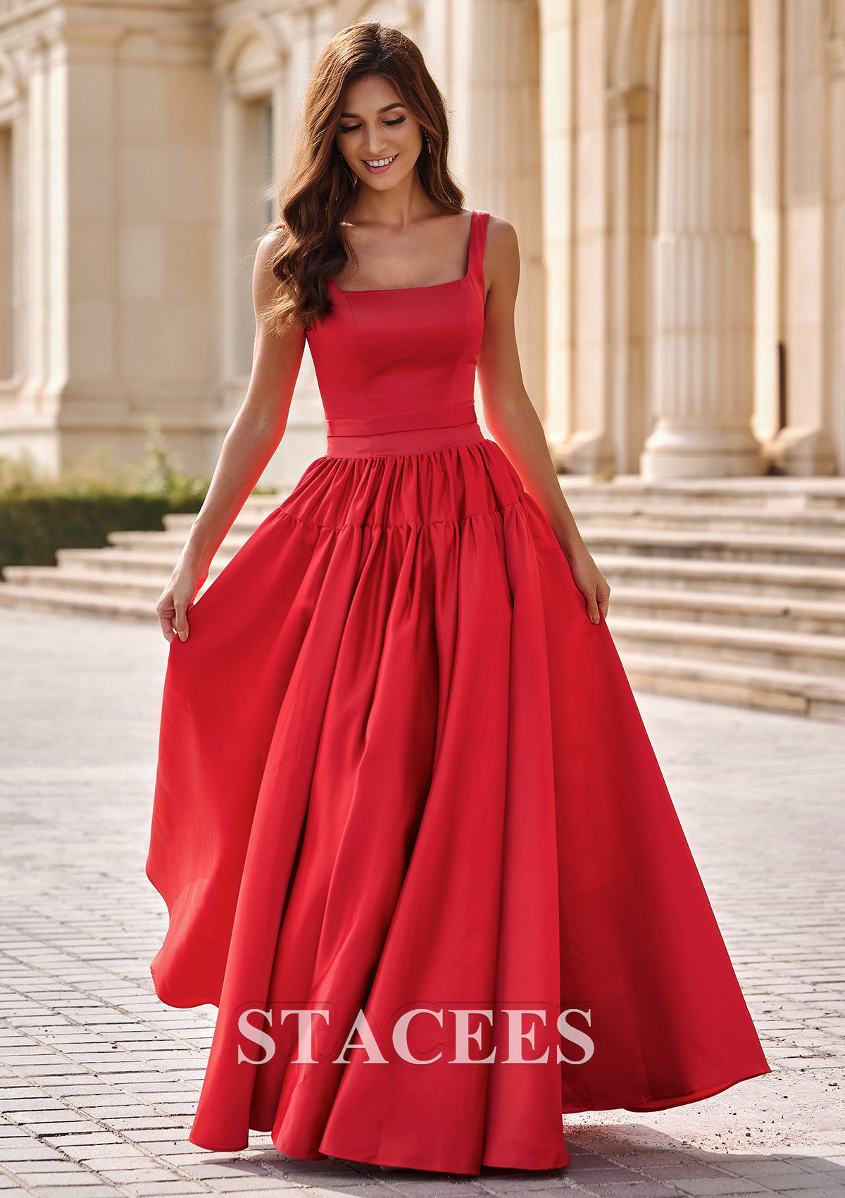 Rouge Trapèze carrée satin ras du sol robe de bal avec ceinture  - STACEES