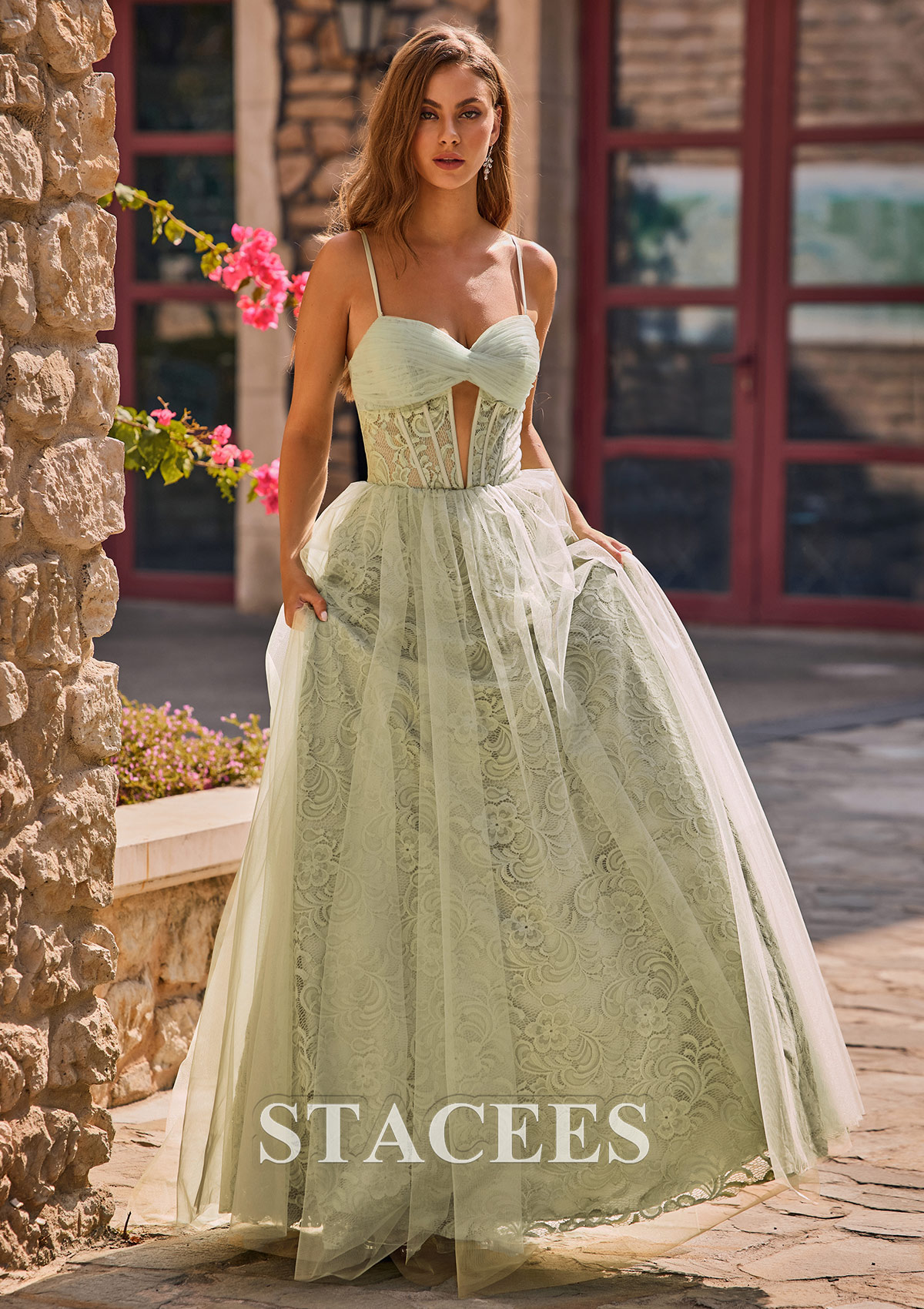 Sauge Trapèze col en v tulle traîne balayage robe de bal  - STACEES
