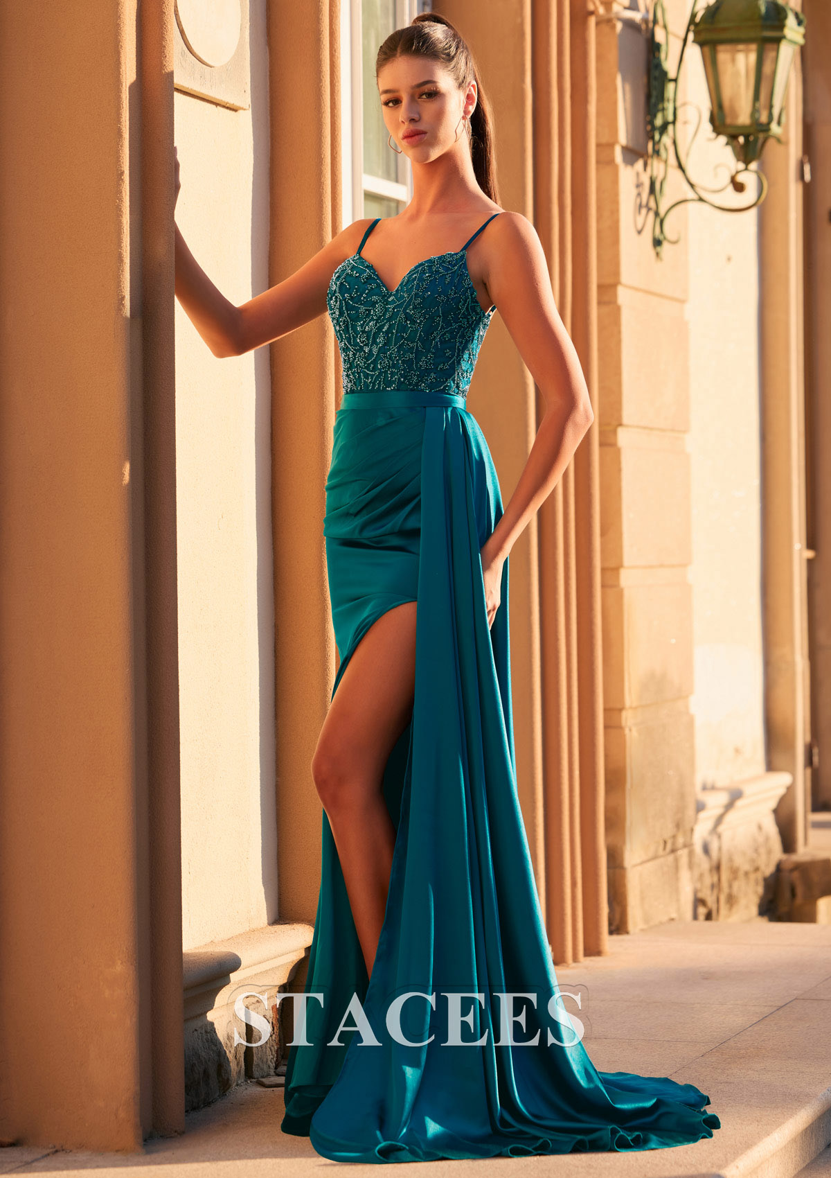 Bleu Paon Trumpette/Sirène col en v satin traîne balayage robe de bal  - STACEES