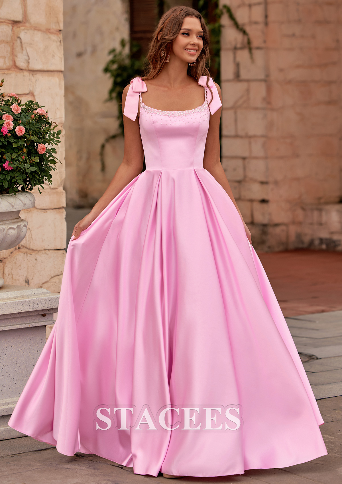 Rose Bonbon Trapèze scoop satin longueur ras du sol robe de bal avec poches noeuds papillons - STACEES