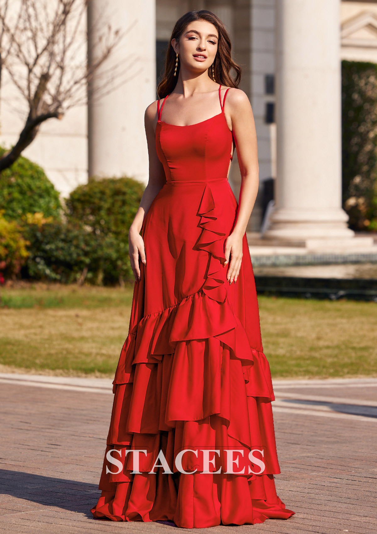 Rouge Robe trapèze carrée satin extensible traîne balayage robe de bal - STACEES